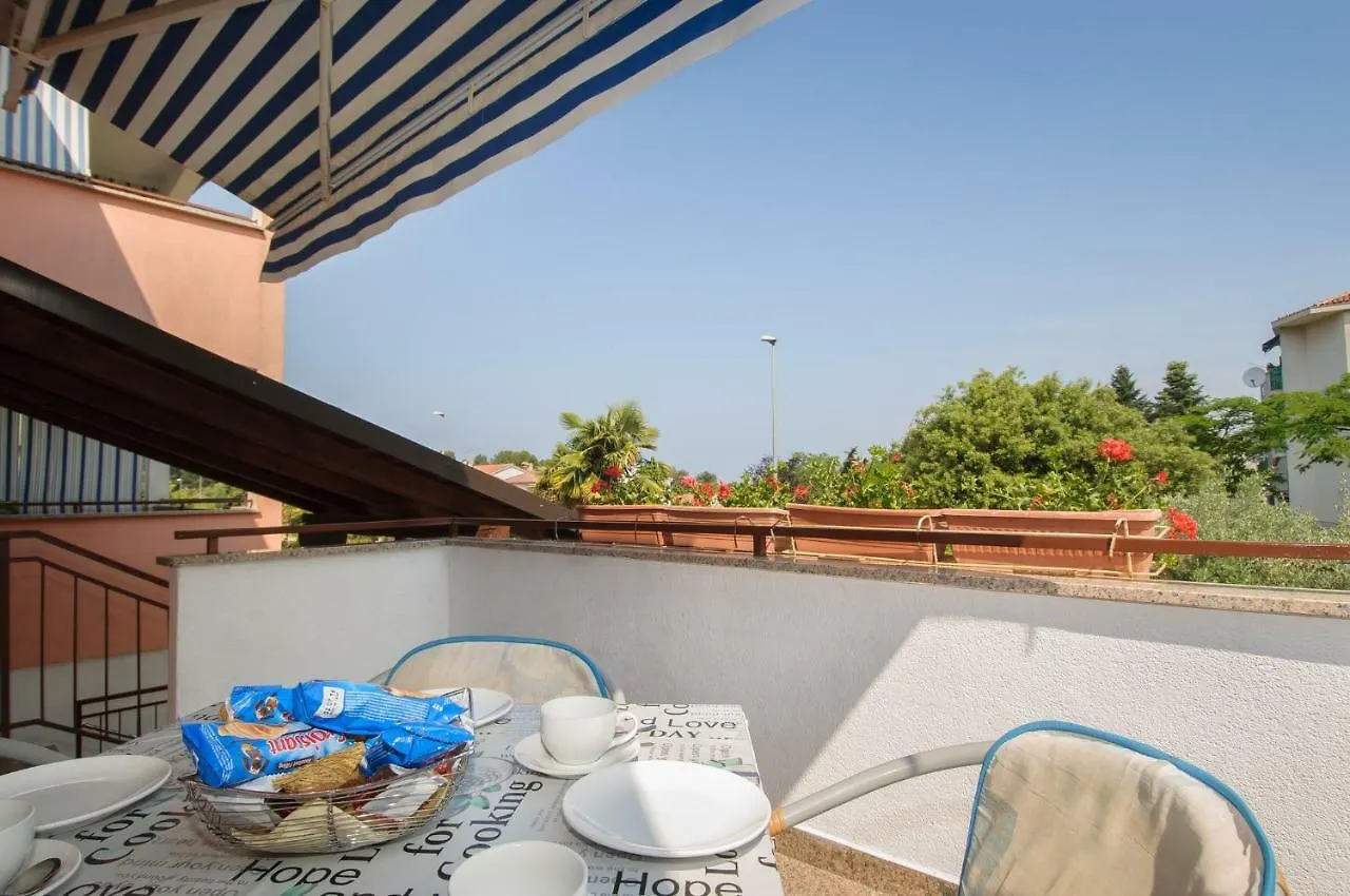 Apartments Nives Porec Croatia