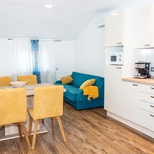 App Roko 3 Apartment